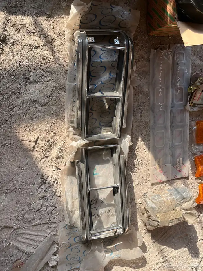 قطع غيار تايوتا جيب لاندكروزر 87-86-85-84-83-82-81 4