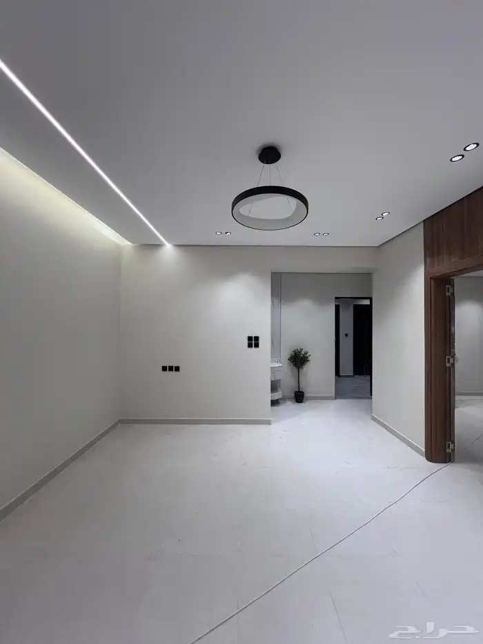 للبيع شقه تمليك دور ثاني حي البوادي 1