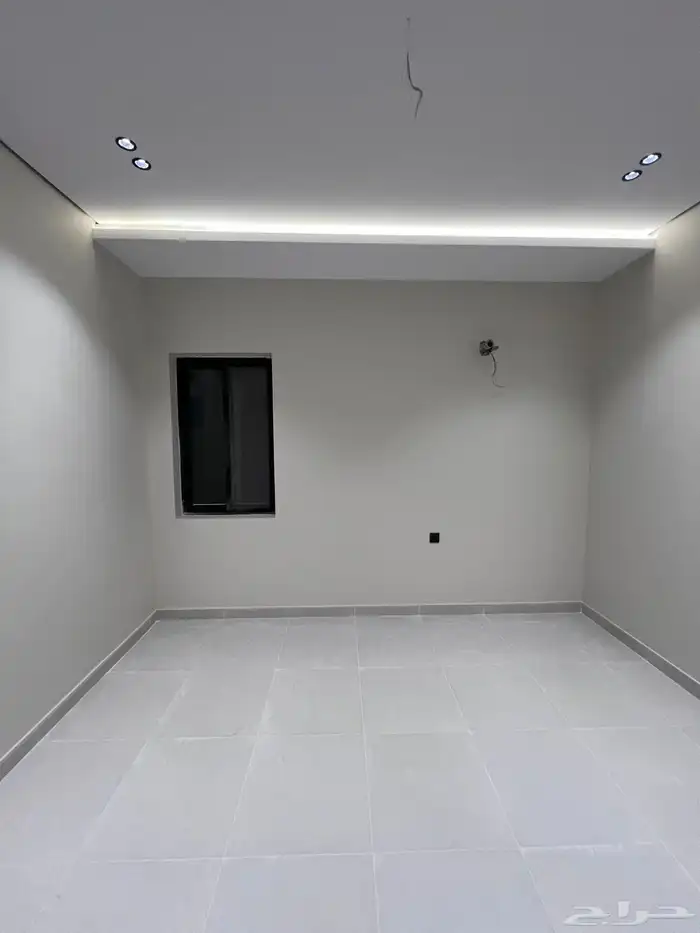 للبيع شقه تمليك دور ثاني حي البوادي 7