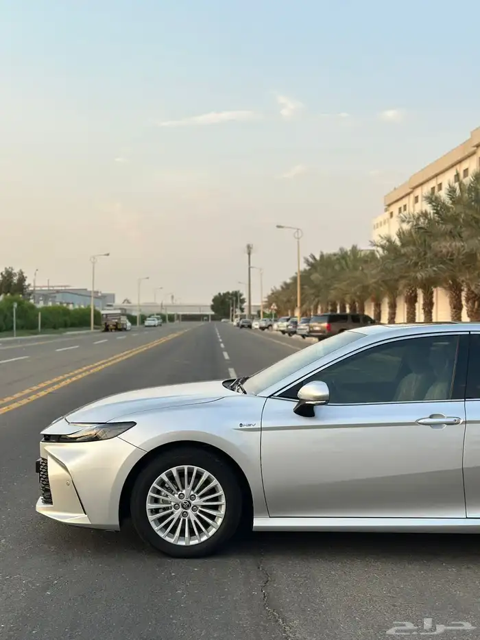 تويوتا كامري اي بلس 2025 4