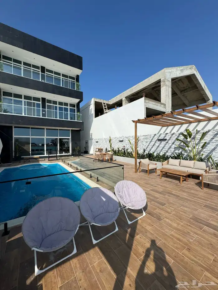 فيلا فاخرة للبيع في درة العروس 0