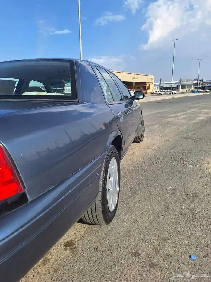 فورد فكتوريا 2010 9