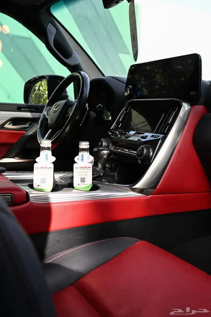 ايجار لكزس LX600 في الرياض 7