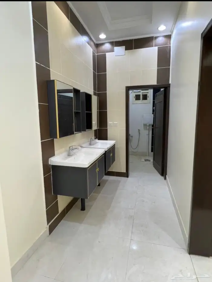 عمارة في منطقة عسير تجارية وسعرها 2 مليون و200 الف 3