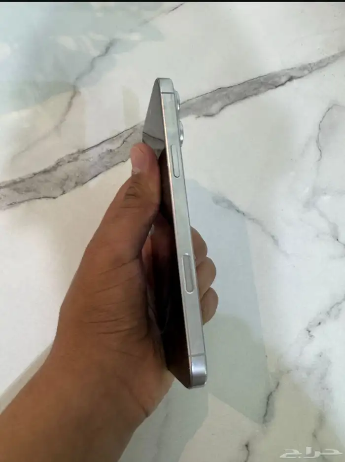للبيع ايفون 16 بروماكس 4