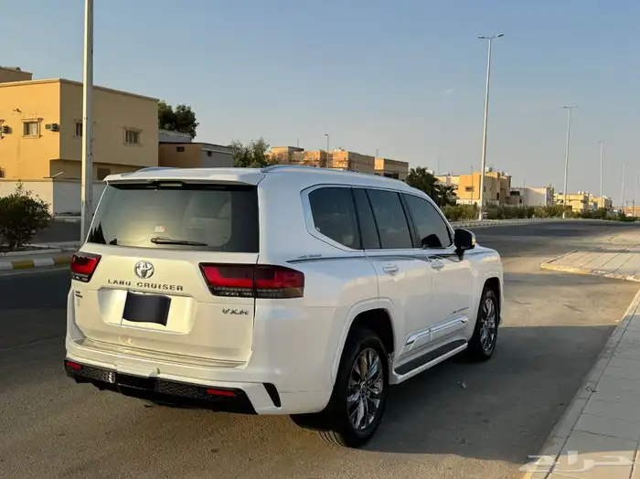 لاند كروز فكسار اعلى فئه مالك اول 3