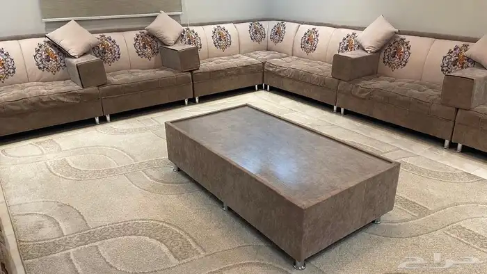 كنب مجلس مع طاولات 4