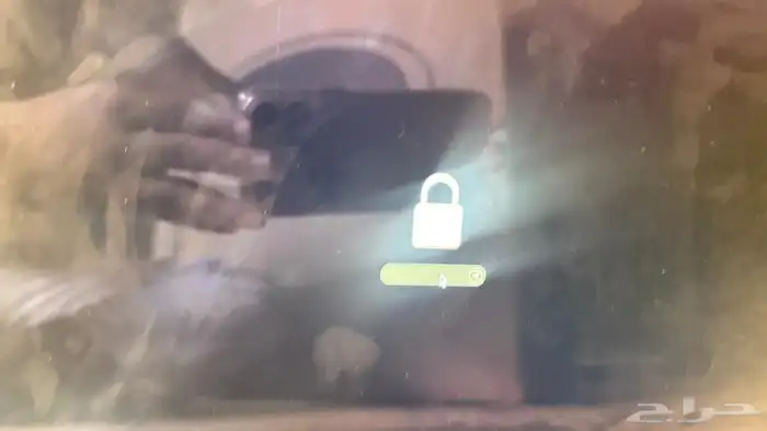 ماك بوك مقفل ايكلاود 4