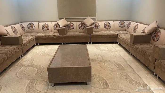 كنب مجلس مع طاولات 3