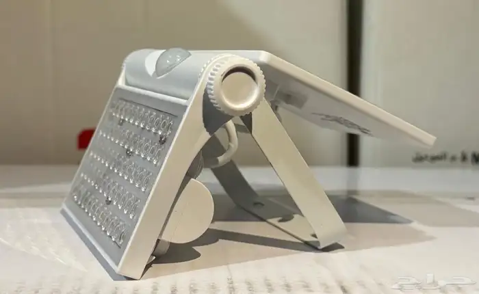 كشاف طاقه شمسيه قوي جدا  مناسب للبري ه 4