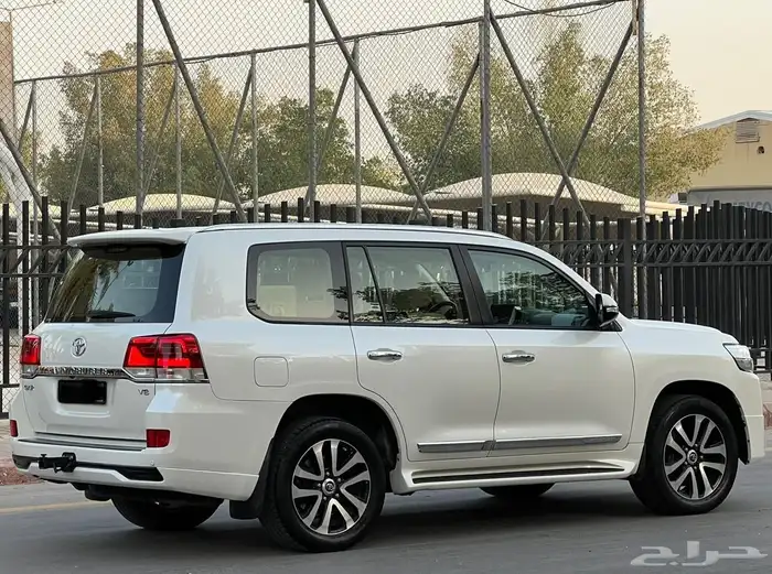 تويوتا- لاندكروزر - GXR - 2018 - سعودي - فل 5