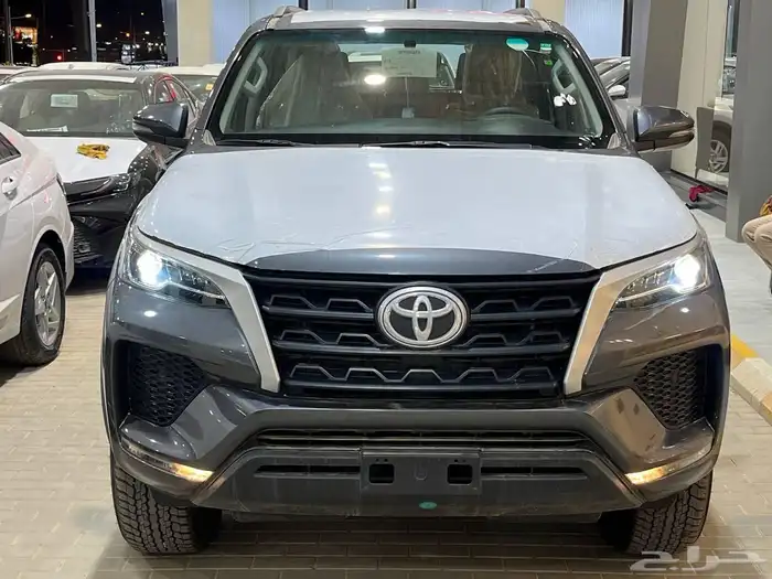 فورتشنر بنزين 4 4 GX2 2025 1