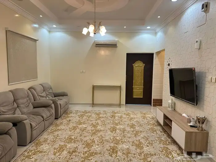 شقه مفروشه 4غرف كل شي مستقل محايل عسير المقاعد 7
