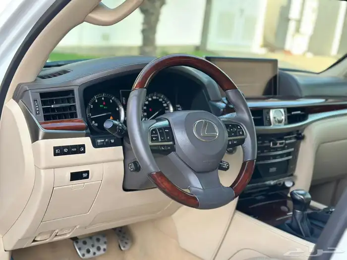 لكزس LX570 2020 بلاك ادشن 13