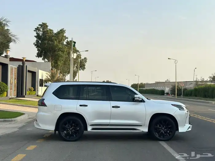 لكزس LX570 2020 بلاك ادشن 7