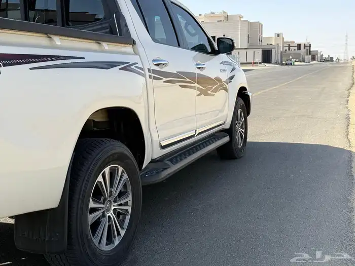 هايلوكس 2022 بنزين تماتيك دبل مخزنة 9