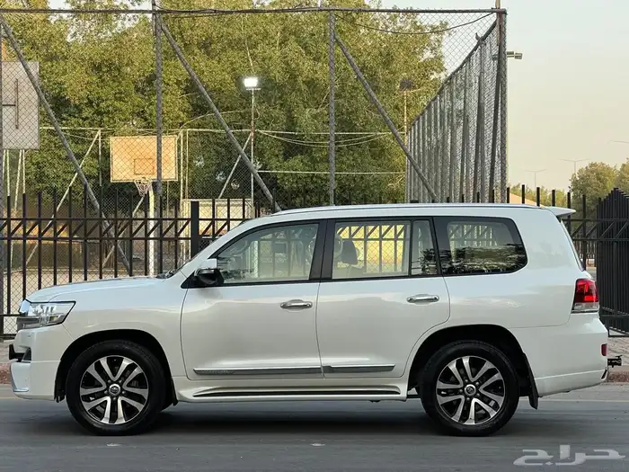 تويوتا- لاندكروزر - GXR - 2018 - سعودي - فل 2