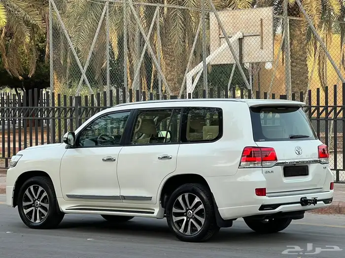 تويوتا- لاندكروزر - GXR - 2018 - سعودي - فل 4