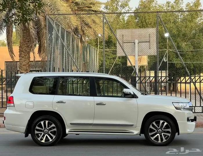 تويوتا- لاندكروزر - GXR - 2018 - سعودي - فل 3