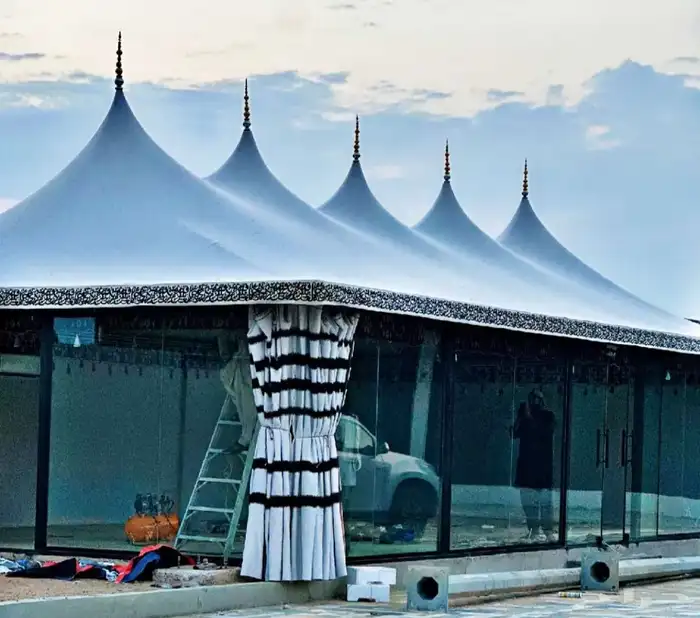 خيام الصقور الملكية 26