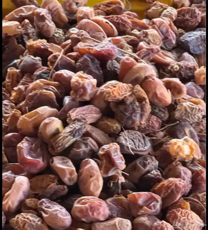 تمر علف للمواشي وزن الكيس 30كيلو تقريبا طلب 0