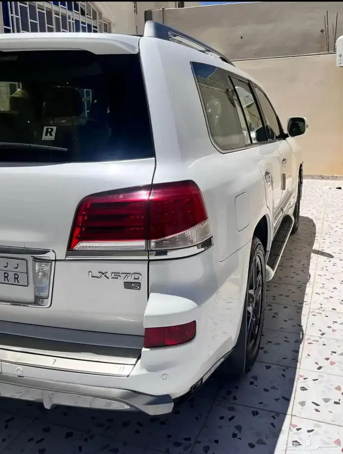 جيب لكزس 2015 LX570 مخزن 3