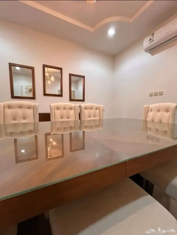 طاولة طعام عدد 8 كراسي ( ماليزية الصنع ) 1