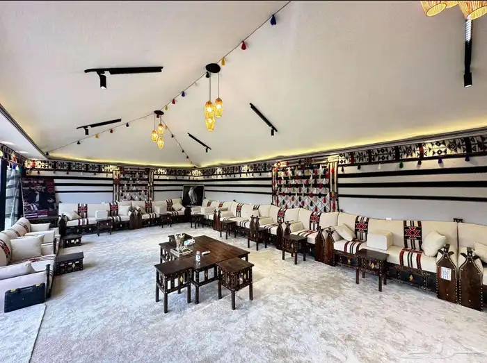 خيام الصقور الملكية 16