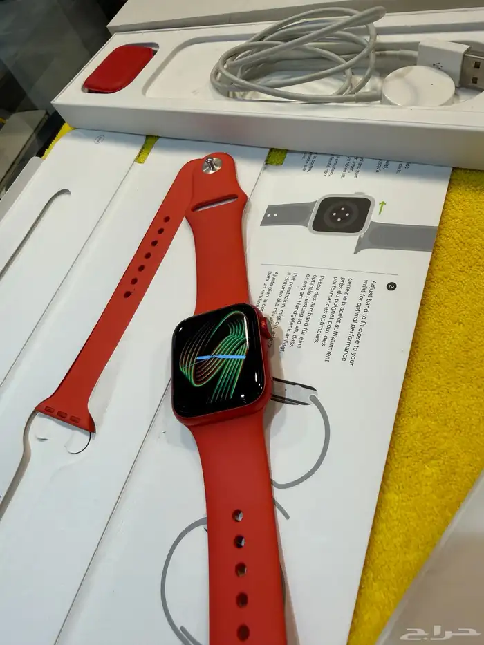 ساعة ابل سريس 6 مقاس 40 مع كرتونها وكامل اغراضها 4