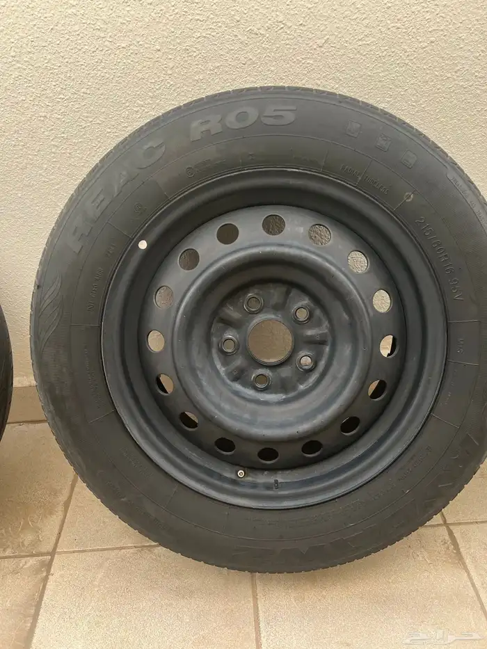 جنوط كامري سوح وكالة مقاس 16 للبيع مع كفرات 3