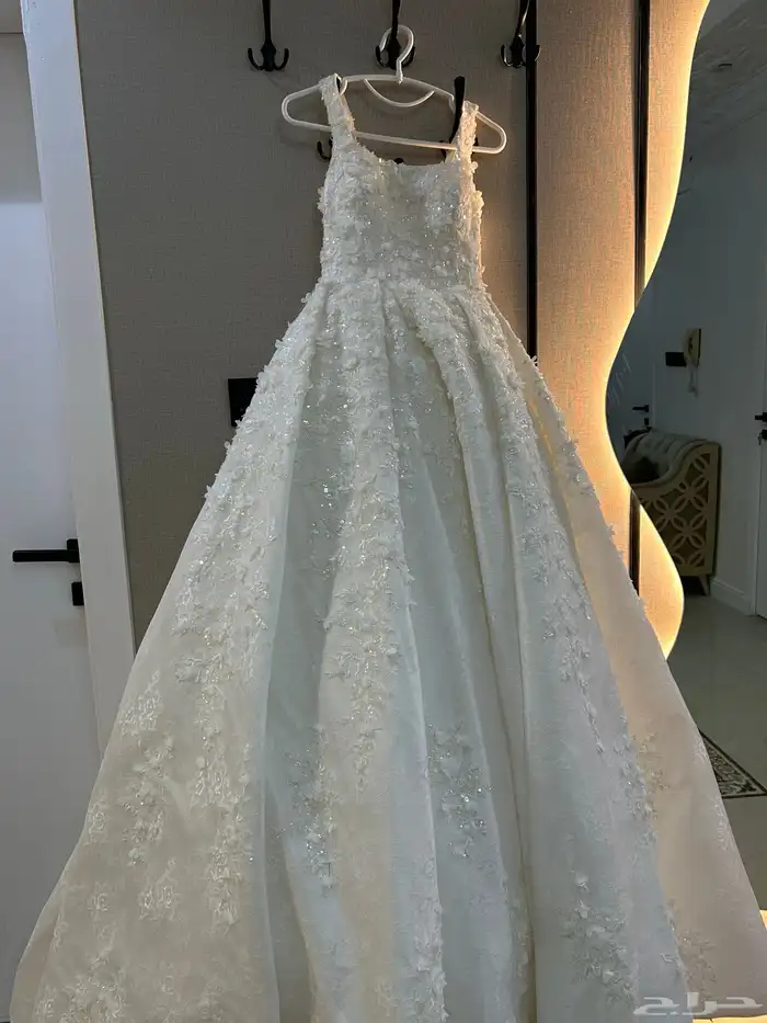 فستان زفاف راقي وفاخر 3