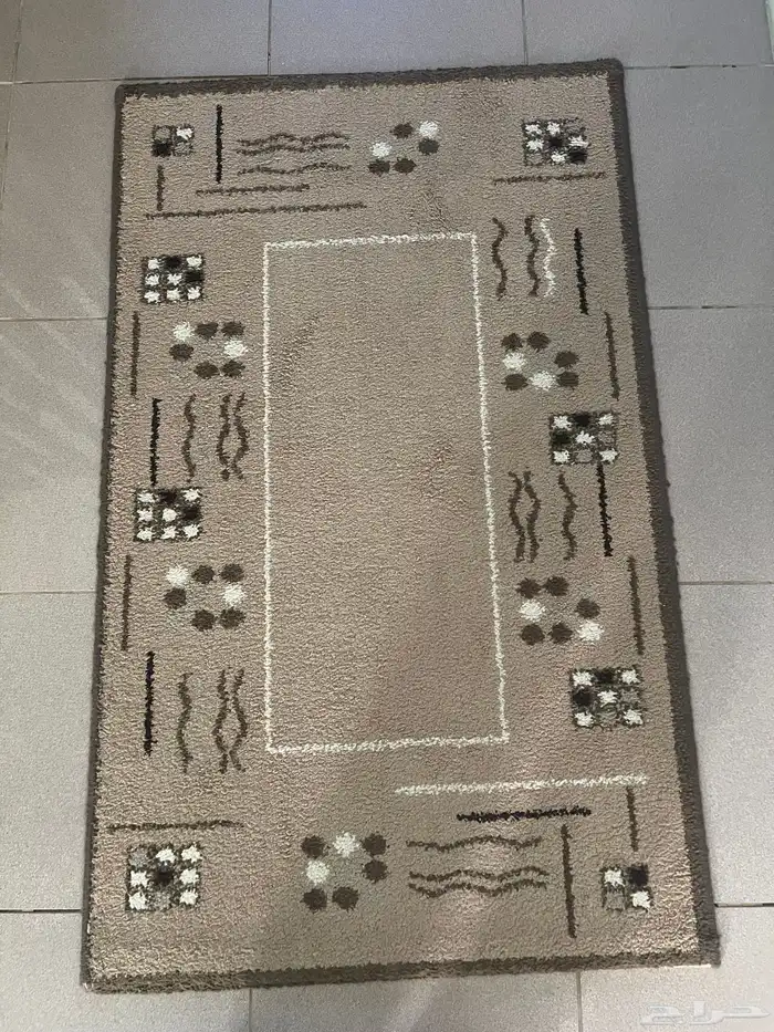 سجاد مستعمل نظيف مقاسات مختلفه 2