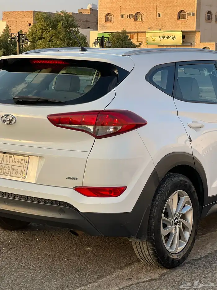 توسان هيونداي 17