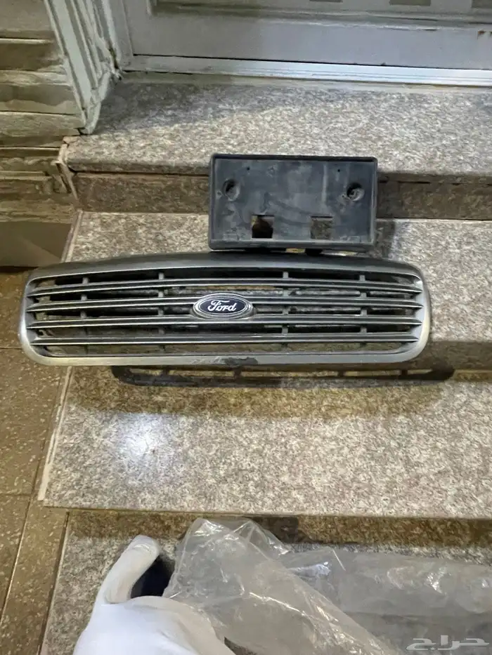 شبك فورد مع قاعدة لوحة امامية 0