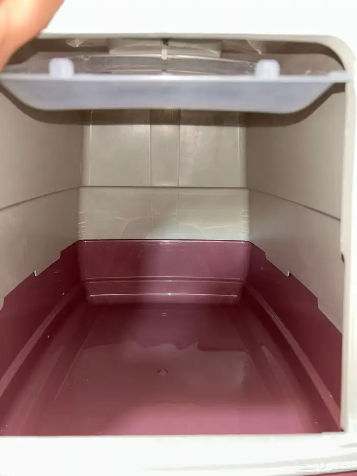Litter Box (مكان الي تقضي حاجتها فيه القطه) وساده للقطه 2