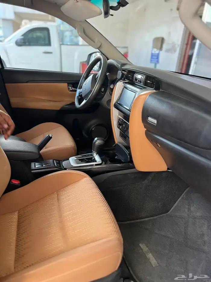 سيارة فورتشنر 2020 استخدام سائق واحد 6