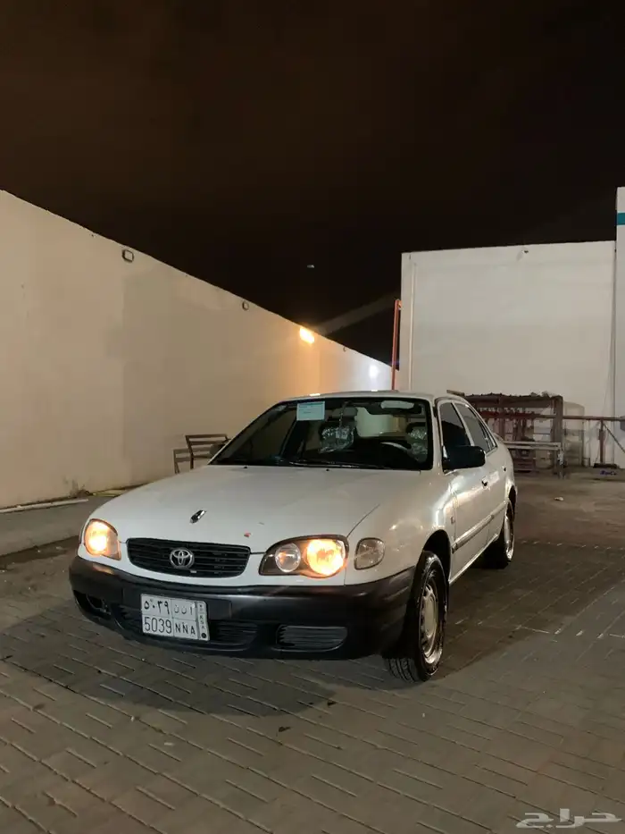 للبيع كورولا موديل 2000 0