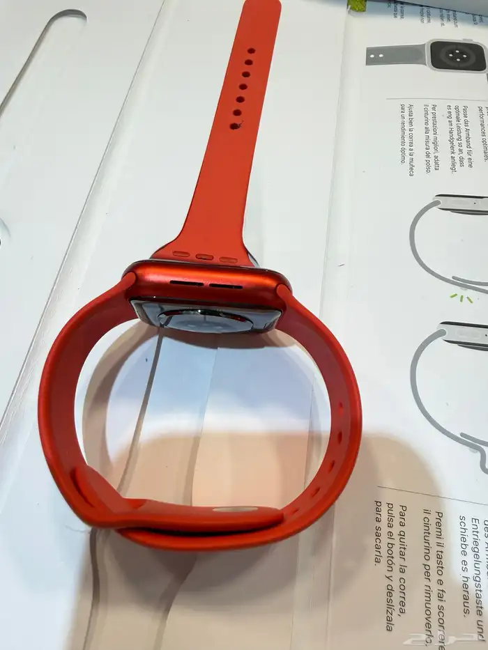 ساعة ابل سريس 6 مقاس 40 مع كرتونها وكامل اغراضها 7