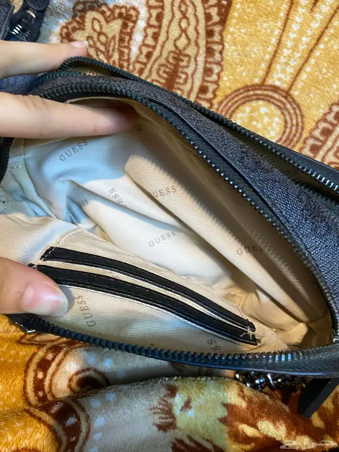 محفظة نقود و حقائب كتف اصليه من GUESS 6