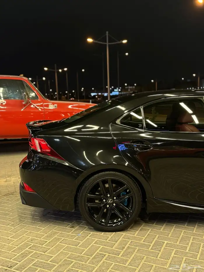 لكزس is350 F سبورت نظيف 4