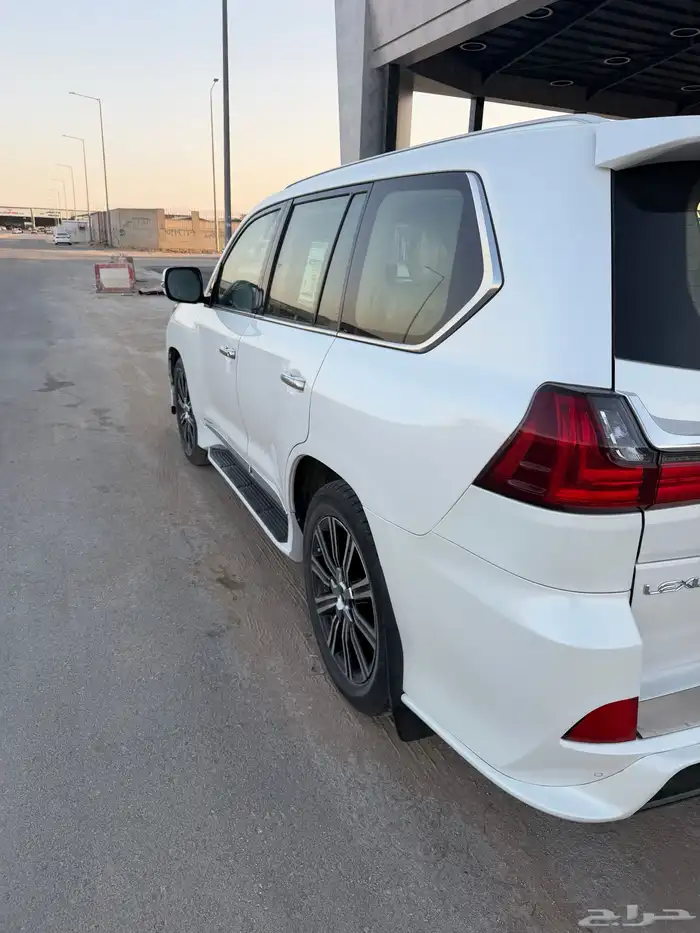 جيب لكزس سعودي 2017 3