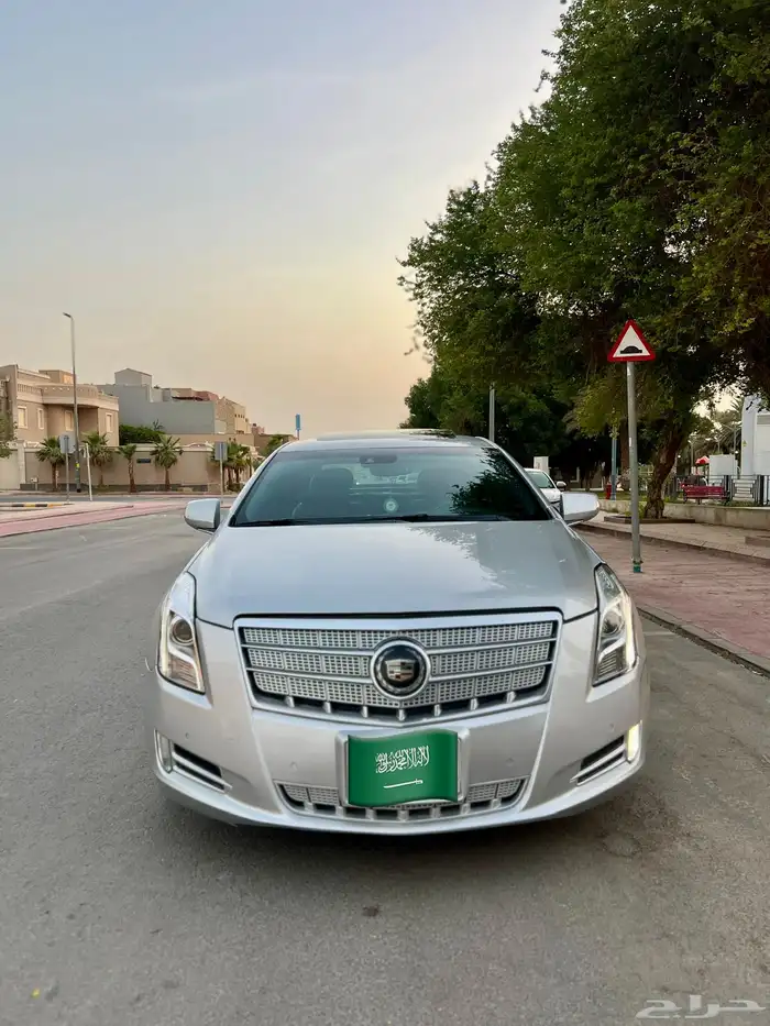 كاديلاك XT5 بلاتينيوم فل كامل 6 سلندر تنفس طبيعي 1