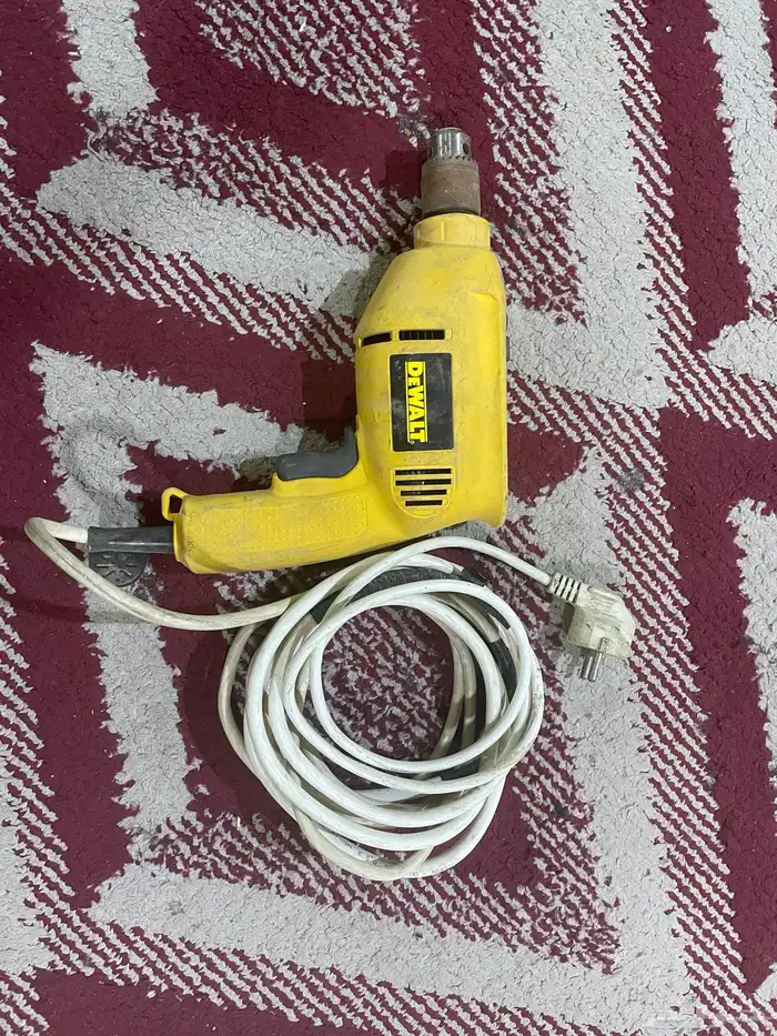 دريل كهرب ماركة DEWALT 3