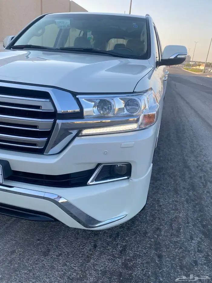 جيب لندكروزر للبيع لاعلى سعر 8سلندر فل كامل 9