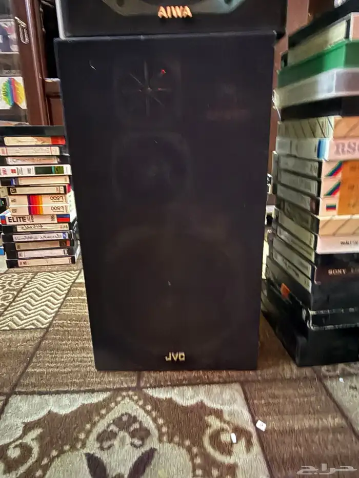 للبيع سماعات نظيفة جدا خشب 0