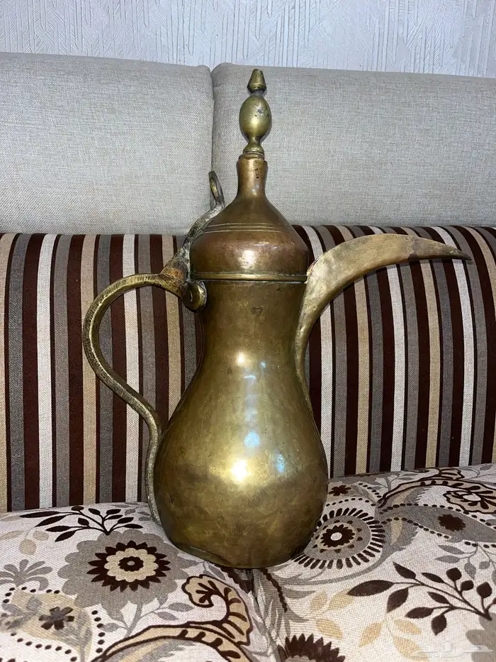 دلة قديمه 0