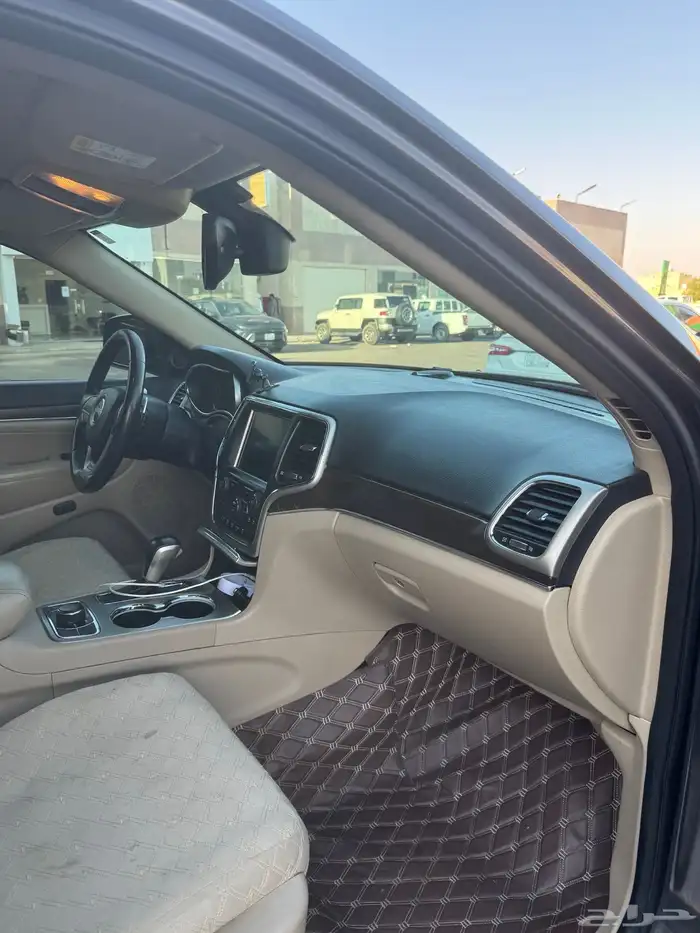 جراند شيروكي 2017 دبل وكالة ممشى قليل 12