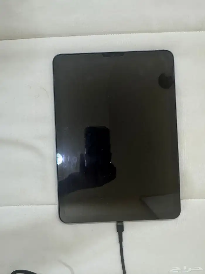 ايباد اير 4 مكسوره الشاشة ايباد نظيف جدا سيم 800 0