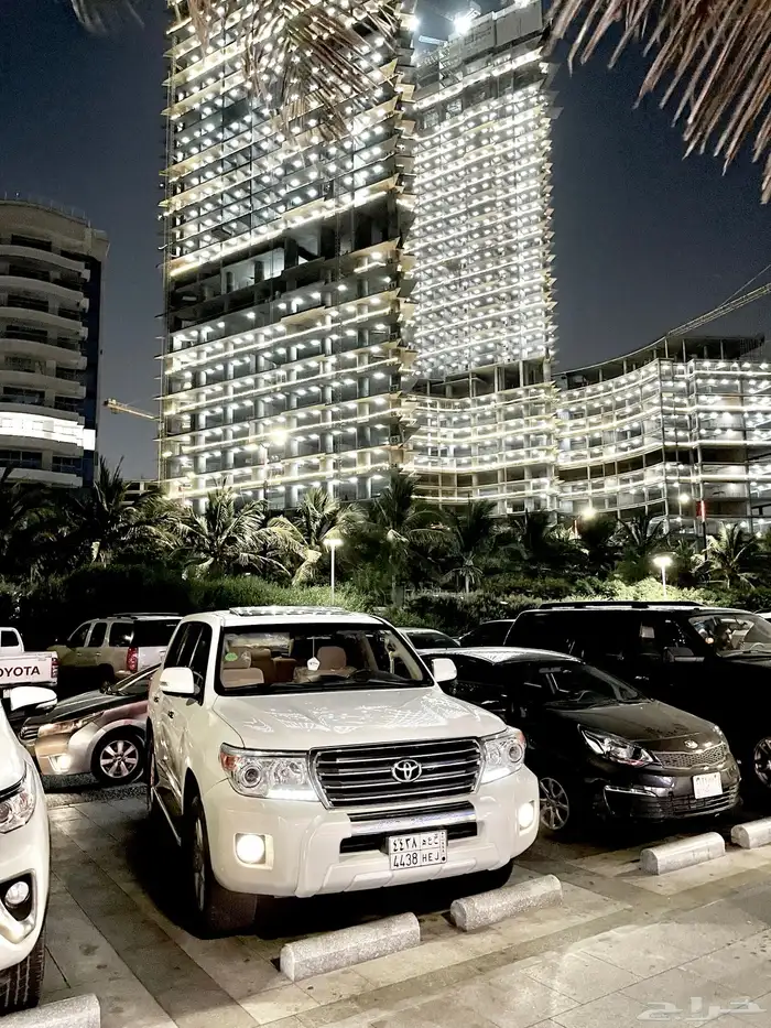 لاندكروزر V8 6