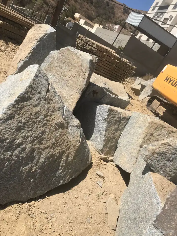 بنا حجر كبير وصغير حجر قص وقص اراظي متواجدون 5